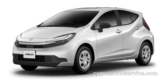 TOYOTA AQUA U