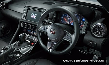 NISSAN GTR PURE EDITION