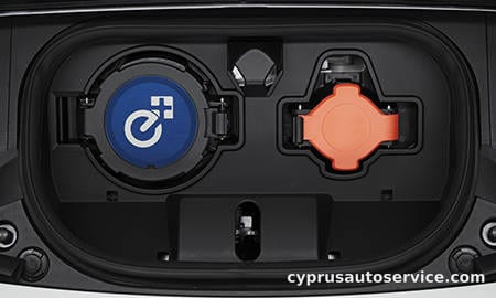 NISSAN LEAF S
