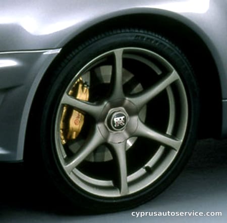 NISSAN SKYLINE GT-R