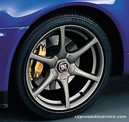 NISSAN SKYLINE GT-R