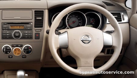NISSAN TIIDA 15S