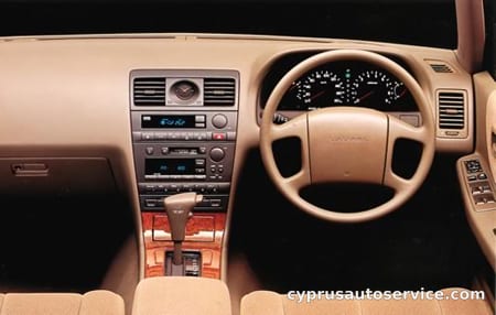 NISSAN LAUREL MEDALIST