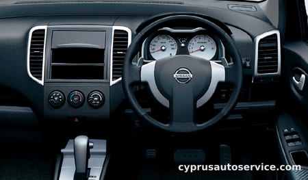 NISSAN WINGROAD 15M FOUR AUTHENTIC