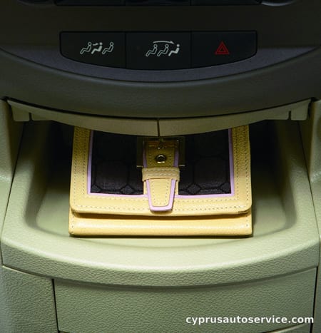 NISSAN LAFESTA 20S