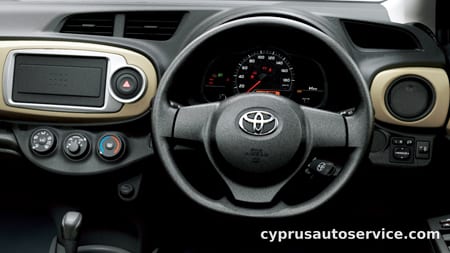 TOYOTA VITZ F