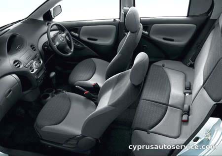 TOYOTA VITZ F