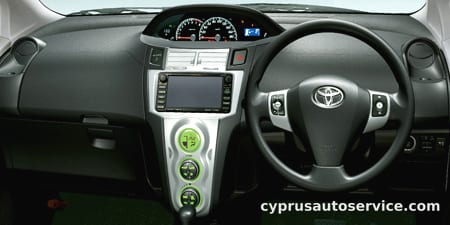 TOYOTA VITZ X