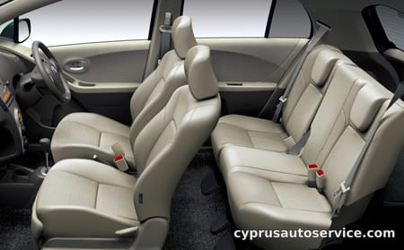 TOYOTA VITZ F