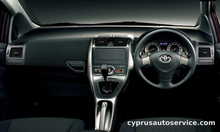 TOYOTA BLADE MASTER
