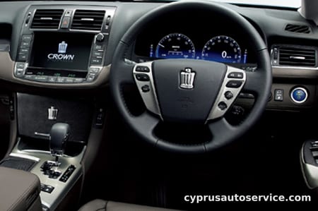 TOYOTA CROWN HYBRID BASE GRADE