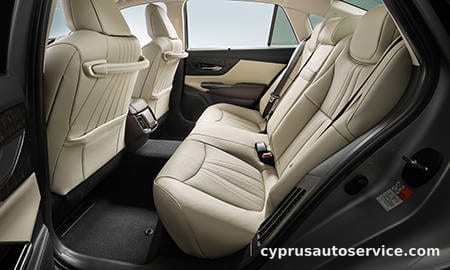 TOYOTA CROWN HYBRID G EXECUTIVE