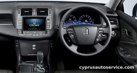 TOYOTA CROWN HYBRID BASE GRADE