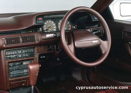 TOYOTA CAMRY LUMIERE