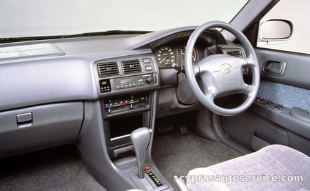 TOYOTA COROLLA SE SALOON