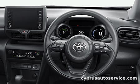 TOYOTA YARIS CROSS HYBRID X