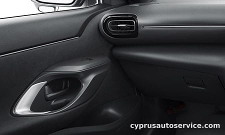 TOYOTA YARIS CROSS HYBRID X