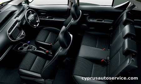 TOYOTA AQUA CROSSOVER