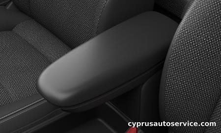 TOYOTA YARIS HYBRID U