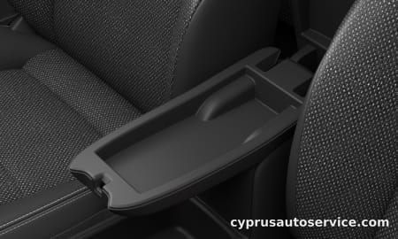 TOYOTA YARIS HYBRID U