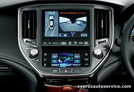 TOYOTA CROWN MAJESTA BASE GRADE