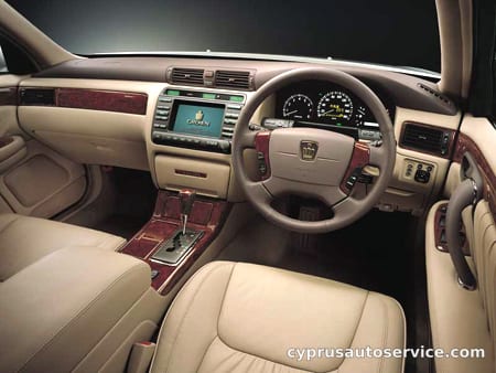 TOYOTA CROWN MAJESTA 4.0C TYPE I-FOUR