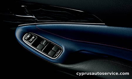 TOYOTA CROWN ROYAL SALOON I-FOUR
