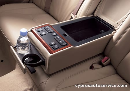 TOYOTA CROWN ROYAL SALOON I-FOUR U PACKAGE