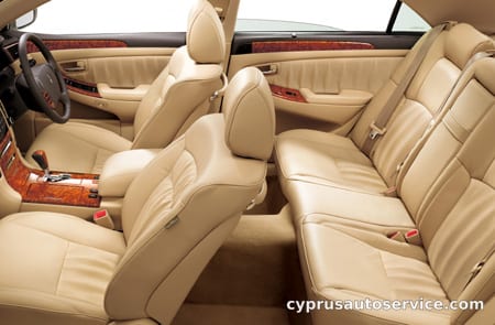 TOYOTA CROWN ROYAL SALOON