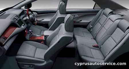 TOYOTA CROWN ROYAL SALOON NAVI PACKAGE