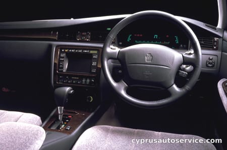 TOYOTA CROWN ROYAL TOURING