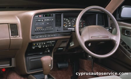 TOYOTA CROWN ROYAL SALOON