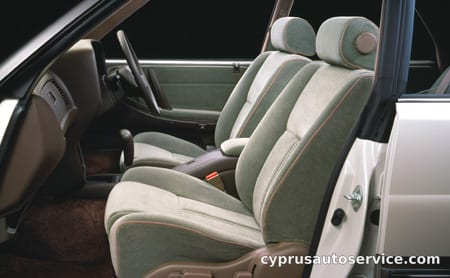 TOYOTA CROWN ROYAL SALOON