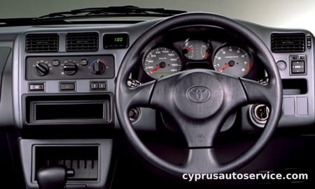 TOYOTA RAV4J J