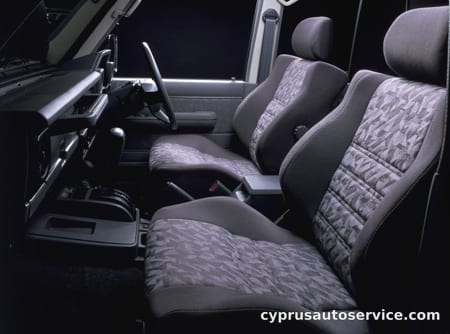 TOYOTA LAND CRUISER 70 LX
