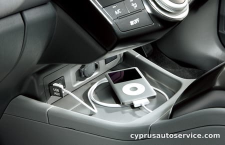 TOYOTA PRIUS ALPHA G TOURING SELECTION