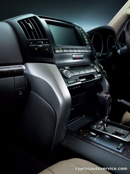 TOYOTA LAND CRUISER AX