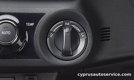 TOYOTA HILUX X