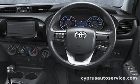 TOYOTA HILUX X