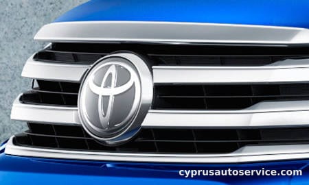 TOYOTA HILUX X
