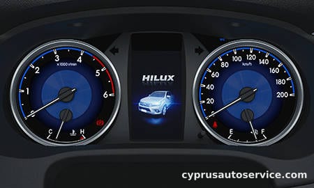 TOYOTA HILUX X