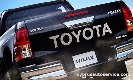 TOYOTA HILUX X