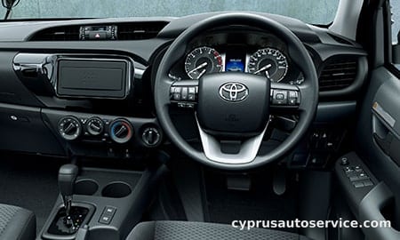 TOYOTA HILUX X
