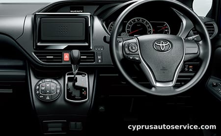 TOYOTA VOXY X