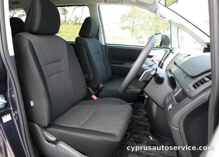 TOYOTA VOXY ZS