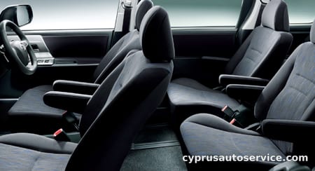 TOYOTA VOXY ZS