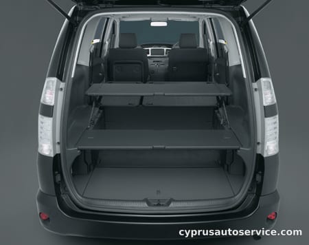 TOYOTA VOXY X