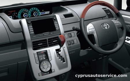TOYOTA VOXY X L EDITION