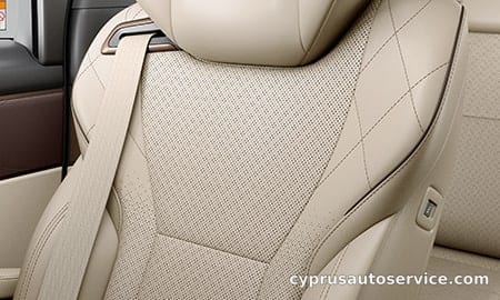 TOYOTA ALPHARD HYBRID EXECUTIVE LOUNGE