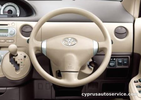 TOYOTA SIENTA X